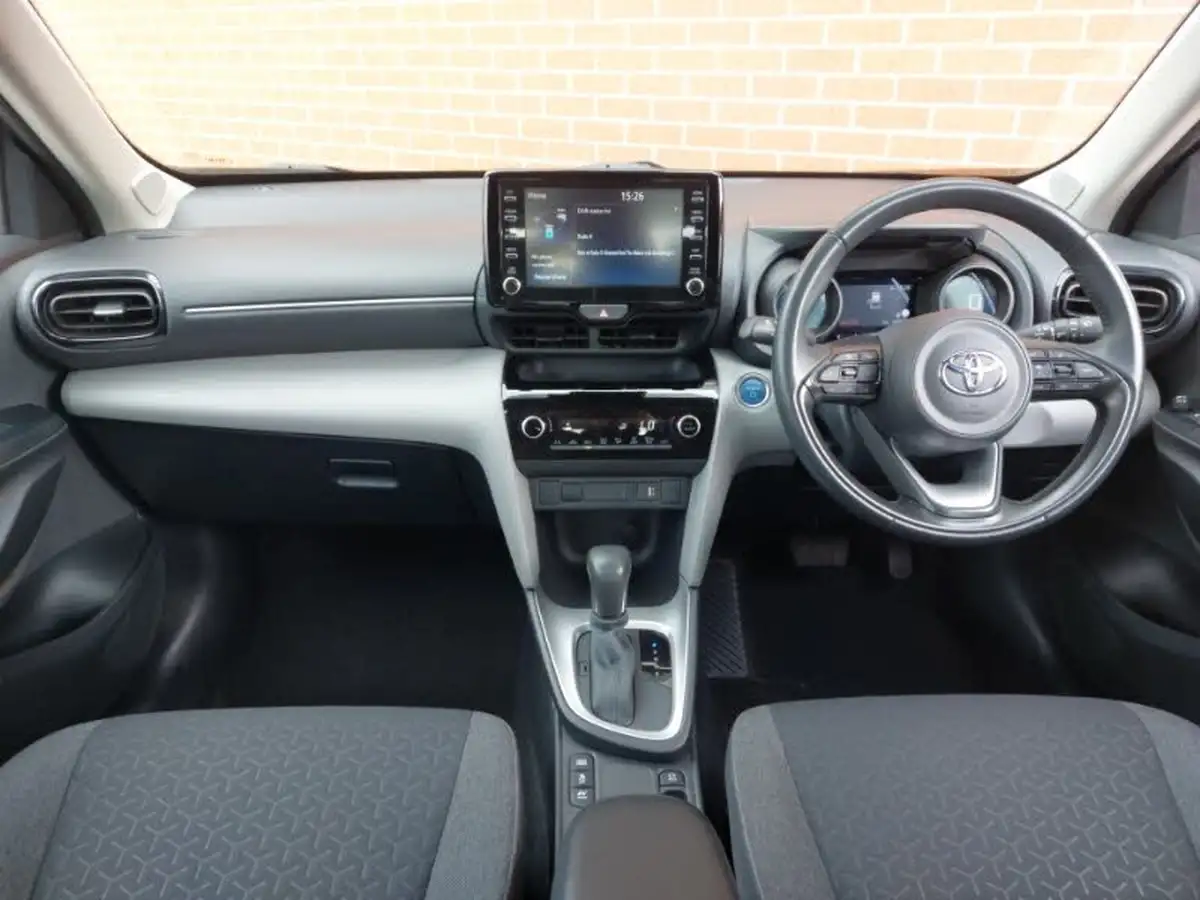 2022-toyota-yaris-cross-15-vvt-i-icon-big-2