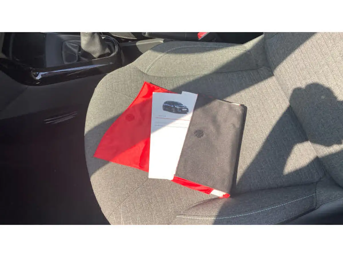 2017-citroen-c3-12-edition-big-18
