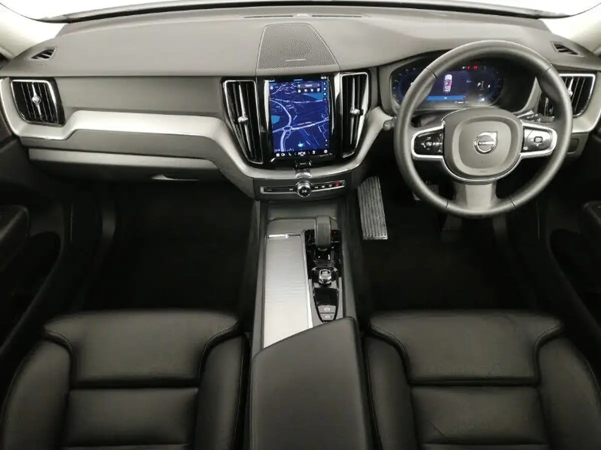 2023-volvo-xc60-20-b5-plus-big-2