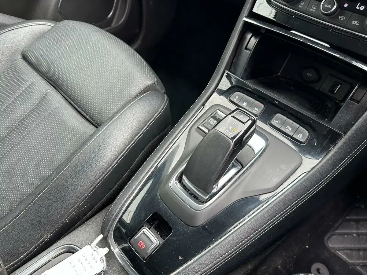 2020-vauxhall-grandland-x-16i-turbo-elite-nav-big-2