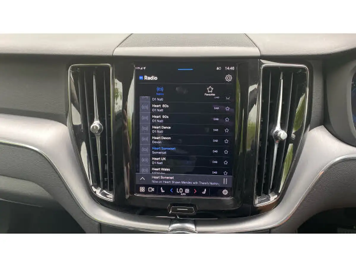 2021-volvo-xc60-20td-b4-momentum-awd-big-28