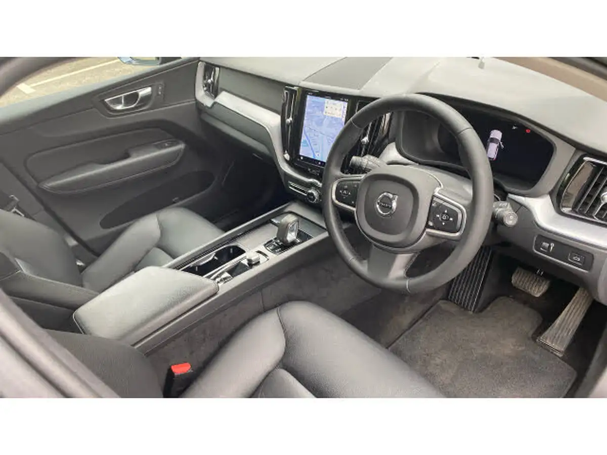 2021-volvo-xc60-20td-b4-momentum-awd-big-4