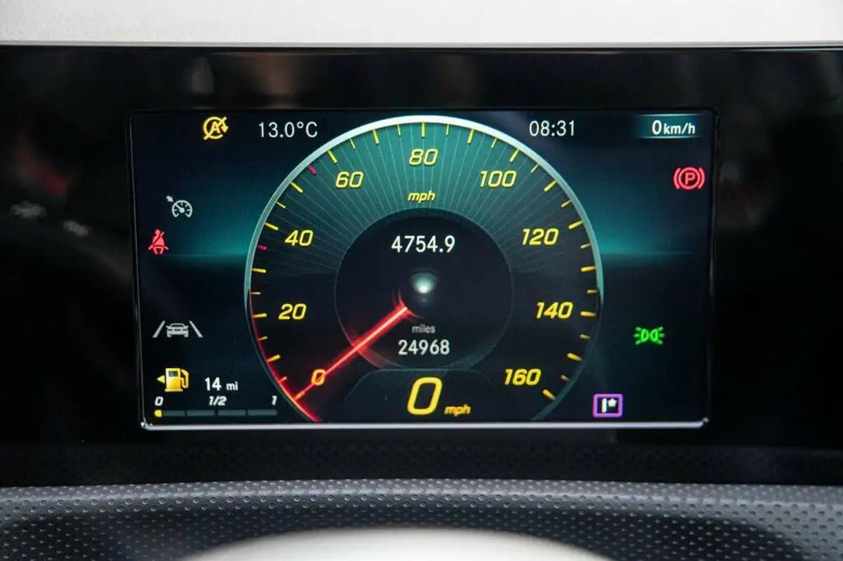 2020-mercedes-benz-a-class-13-a200-amg-line-hatchback-5d-big-14