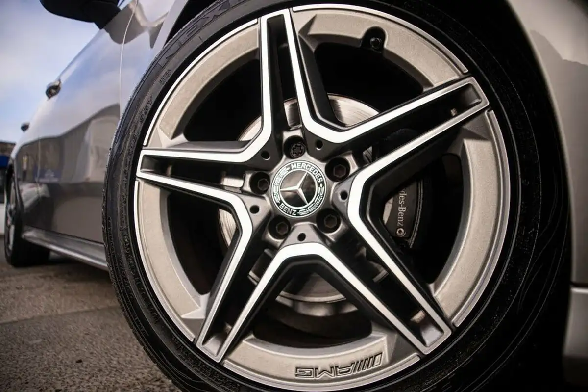 2020-mercedes-benz-a-class-13-a200-amg-line-hatchback-5d-big-38