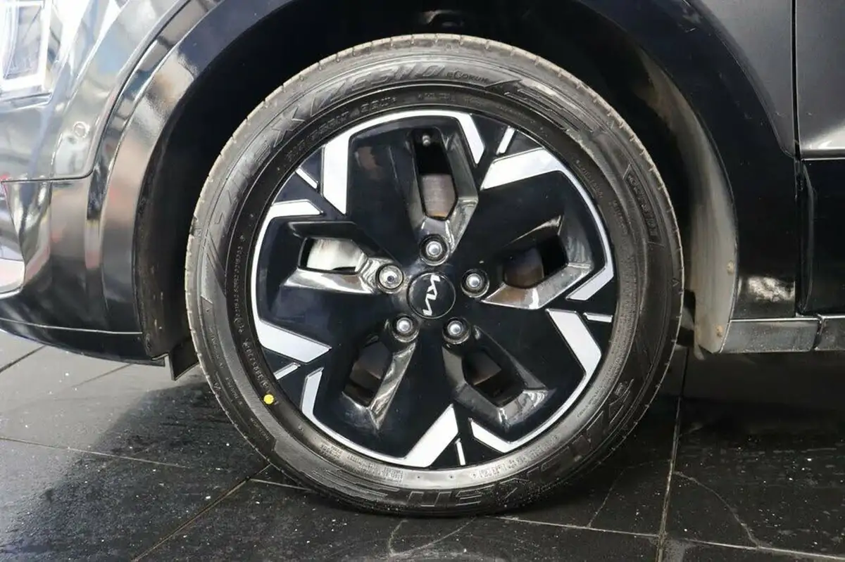 2022-kia-niro-ev-e-4-big-39