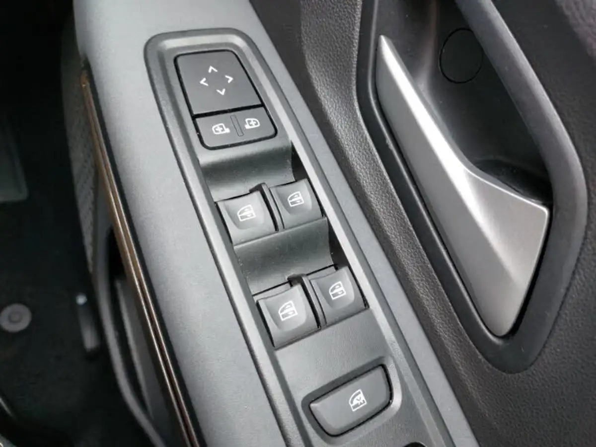 2023-dacia-sandero-stepway-10-tce-essential-90bhp-big-11