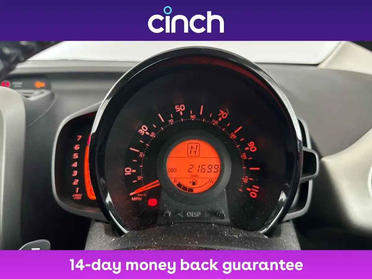 2018-toyota-aygo-10-vvt-i-x-play-71bhp-5d-x-shift-big-12