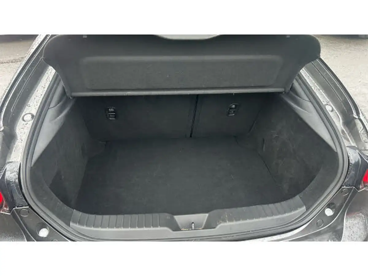 2025-mazda-mazda3-20-e-skyactiv-x-takumi-big-3