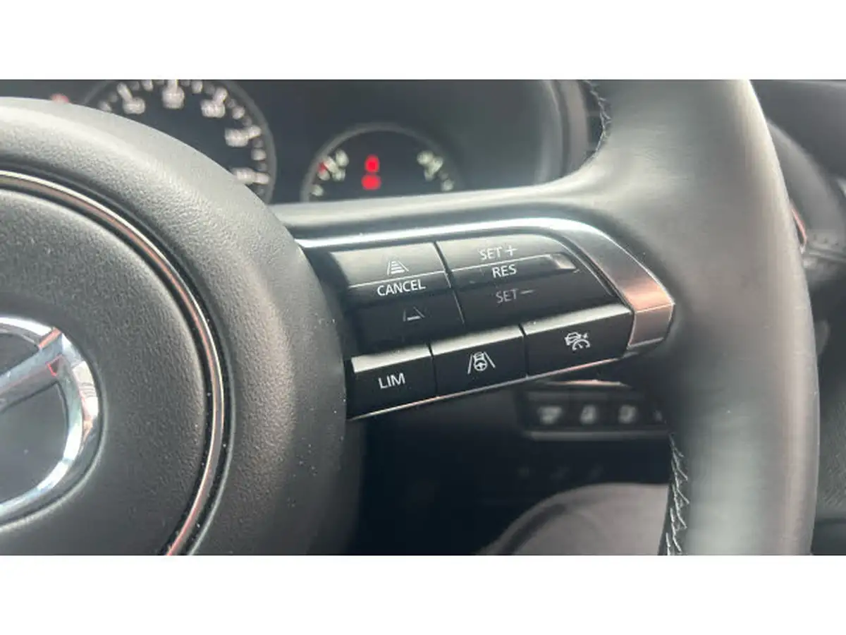 2025-mazda-mazda3-20-e-skyactiv-x-takumi-big-27