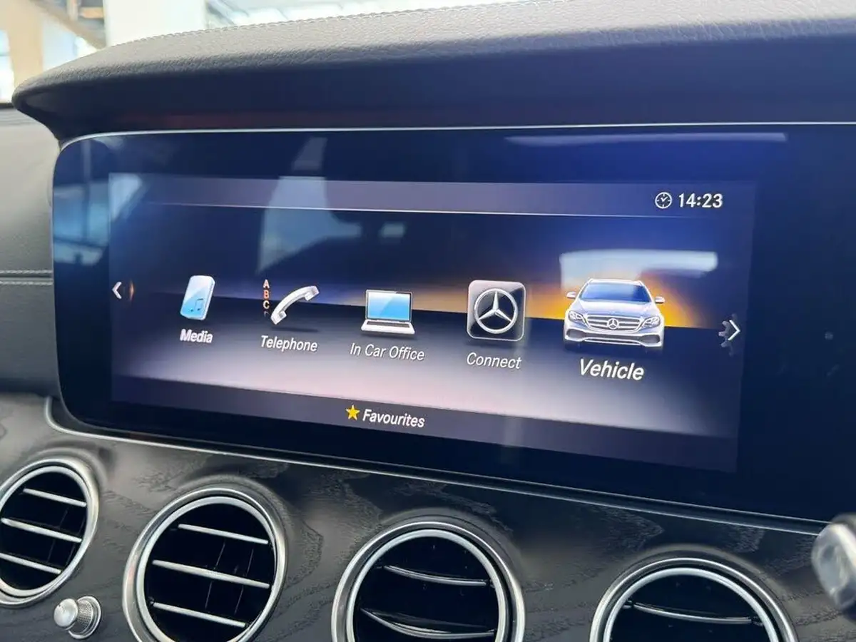 2020-mercedes-benz-e-class-20d-e300d-amg-line-edition-premium-plus-estate-5d-big-45
