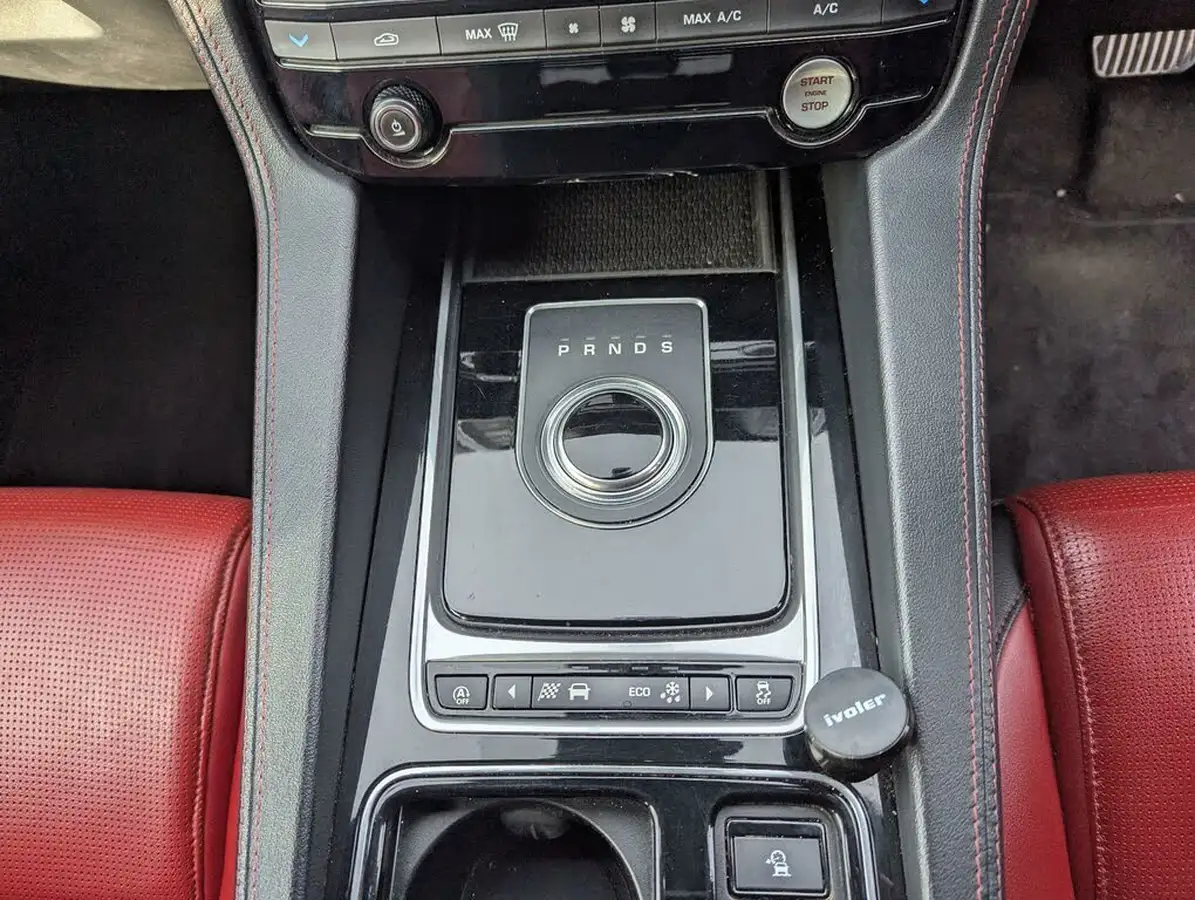2017-jaguar-f-pace-20-i4d-r-sport-180ps-awd-ss-auto-big-11