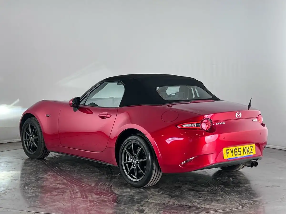 2015-mazda-mx-5-15-sport-nav-big-9