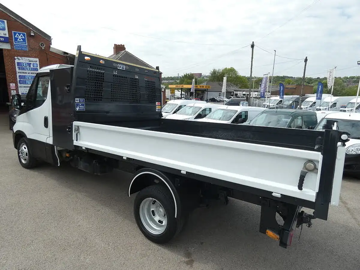 2016-iveco-daily-c-class-23td-35c13-3750-chassis-cab-big-4