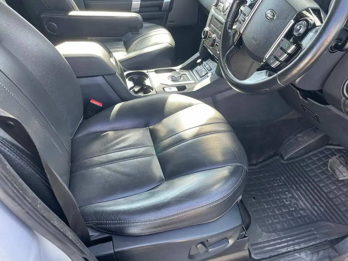 2016-land-rover-discovery-4-30-sd-v6-graphite-big-13