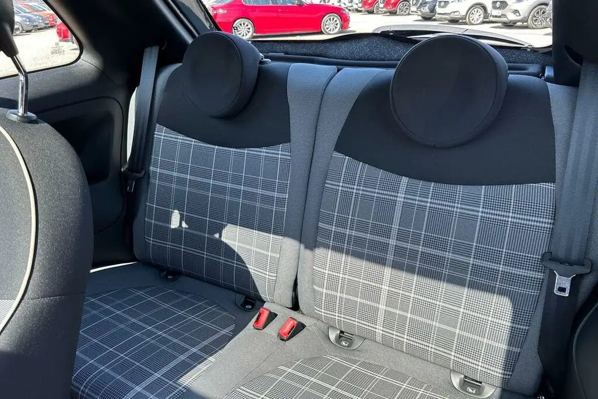 2020-fiat-500-10-lounge-big-11