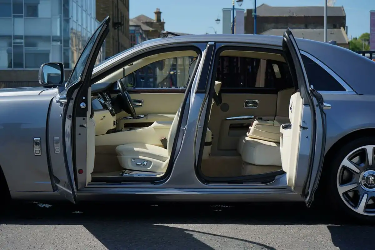 2011-rolls-royce-ghost-66-big-9