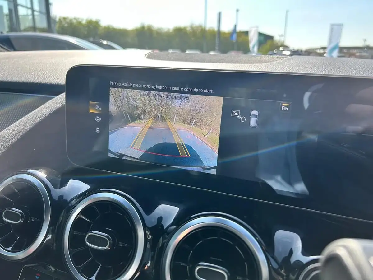 2021-mercedes-benz-gla-class-20d-gla-200d-sport-executive-big-26