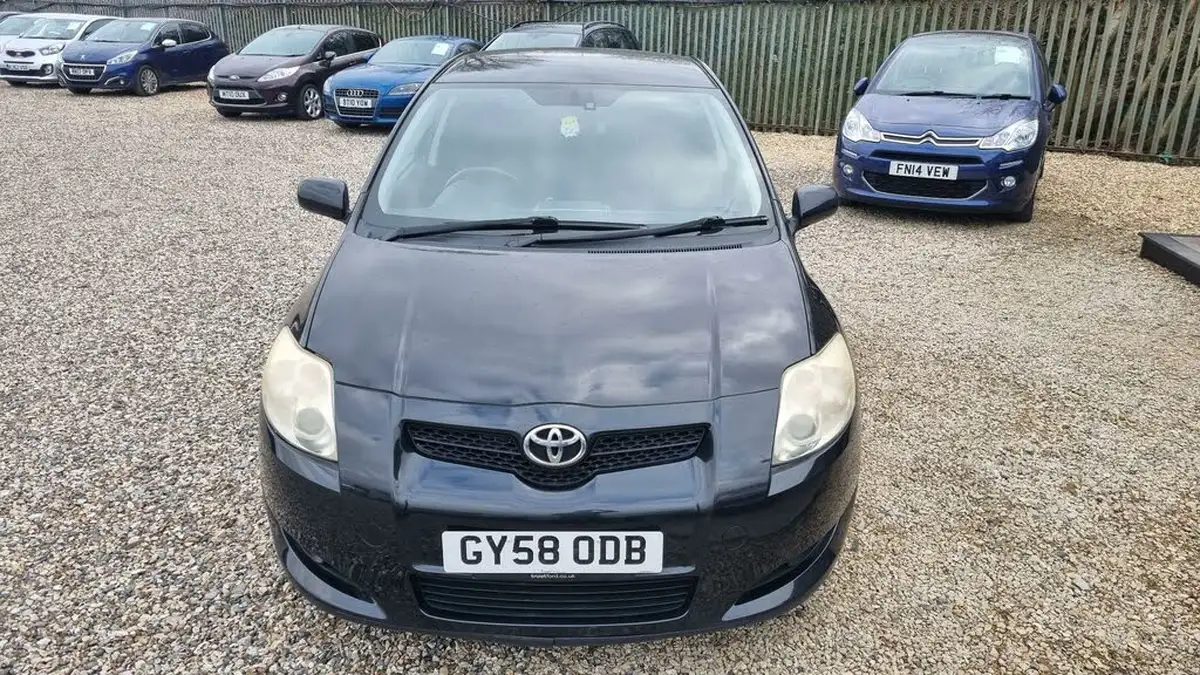 2008-toyota-auris-22td-sr-180-5d-big-1
