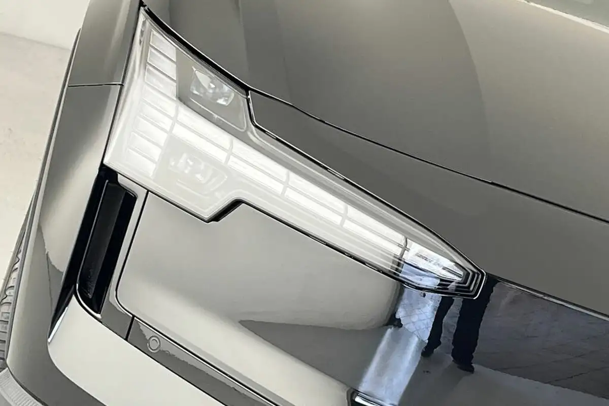2024-volvo-ex30-e-single-motor-plus-extended-range-big-17