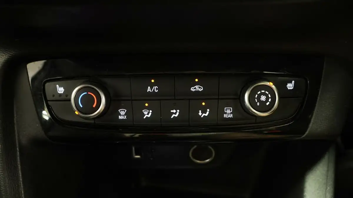 2020-vauxhall-corsa-12i-se-premium-big-11