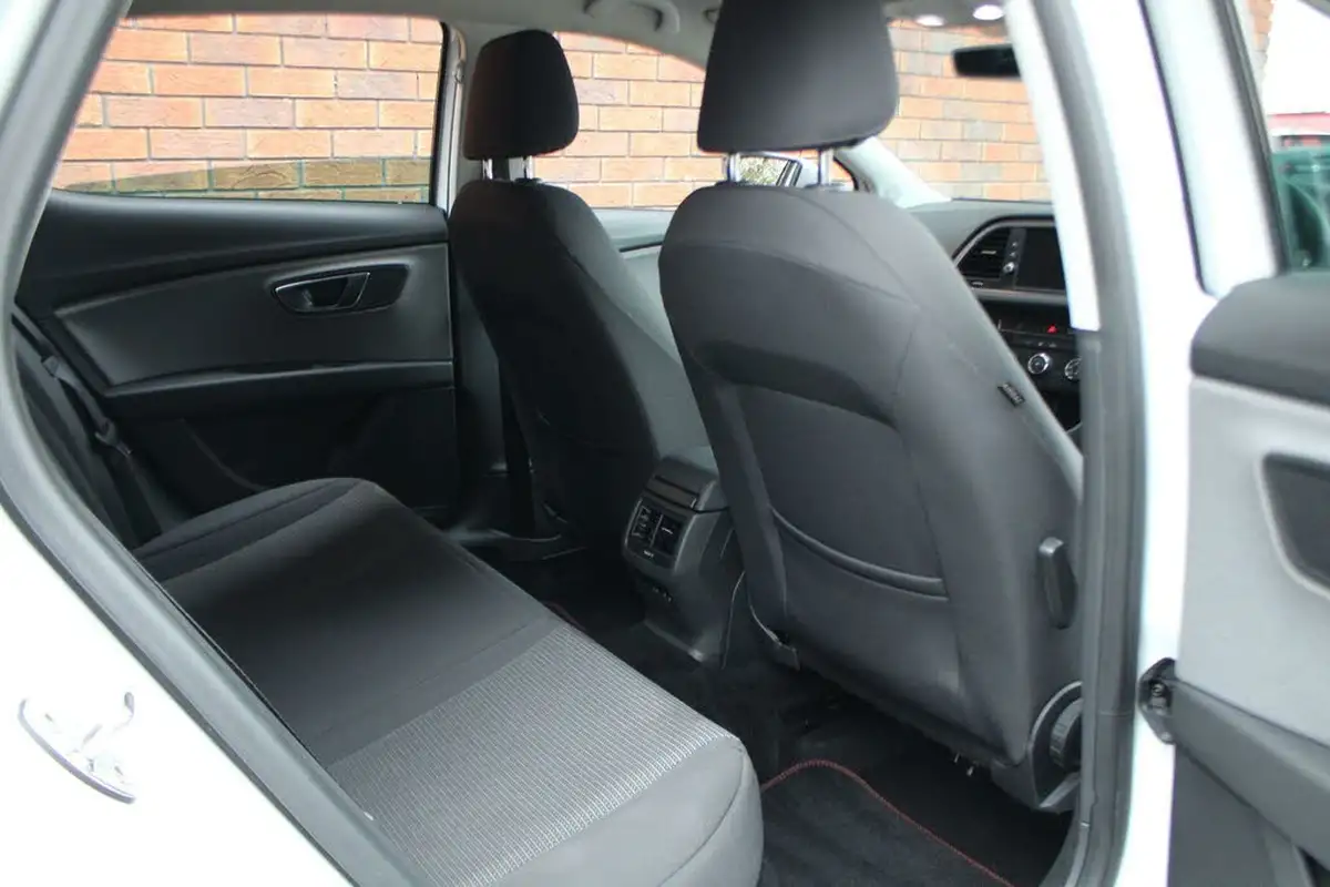 2018-seat-leon-12-tsi-se-dynamic-technology-hatchback-big-9