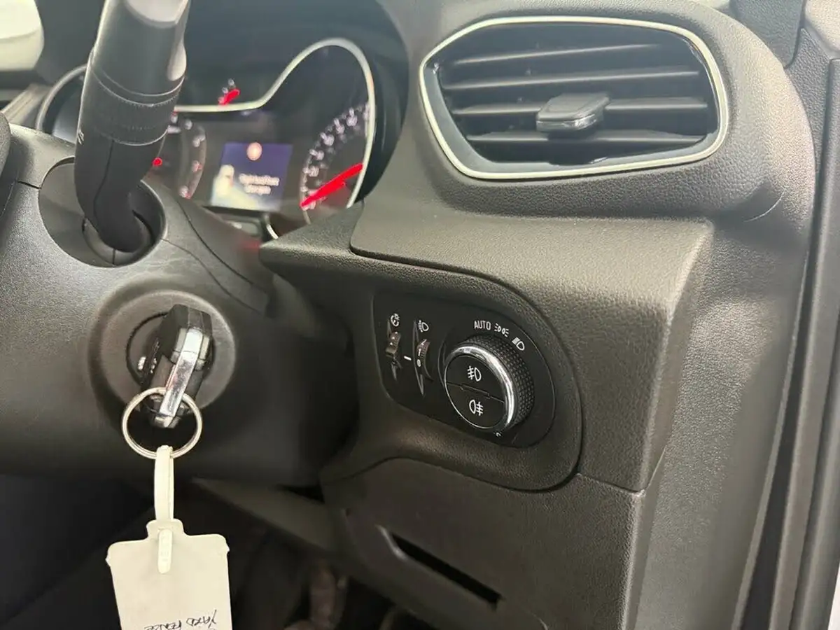 2019-vauxhall-grandland-x-12-elite-nav-big-31