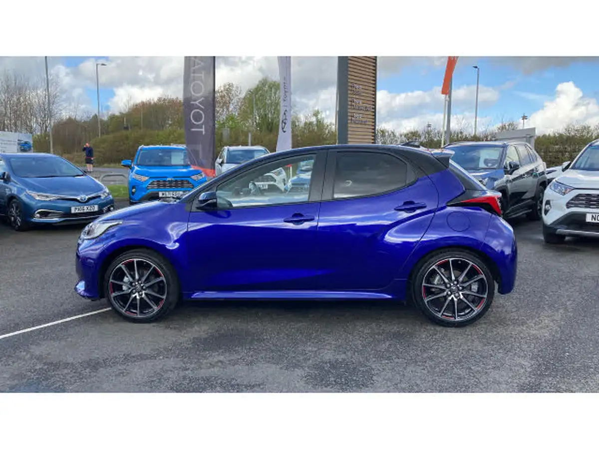 2024-toyota-yaris-15-vvt-i-gr-sport-128bhp-big-16