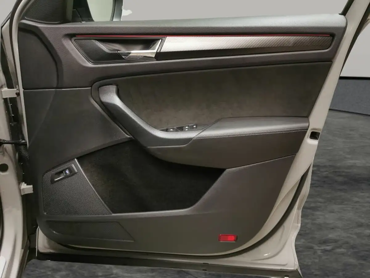2021-skoda-kodiaq-15-tsi-sportline-big-28