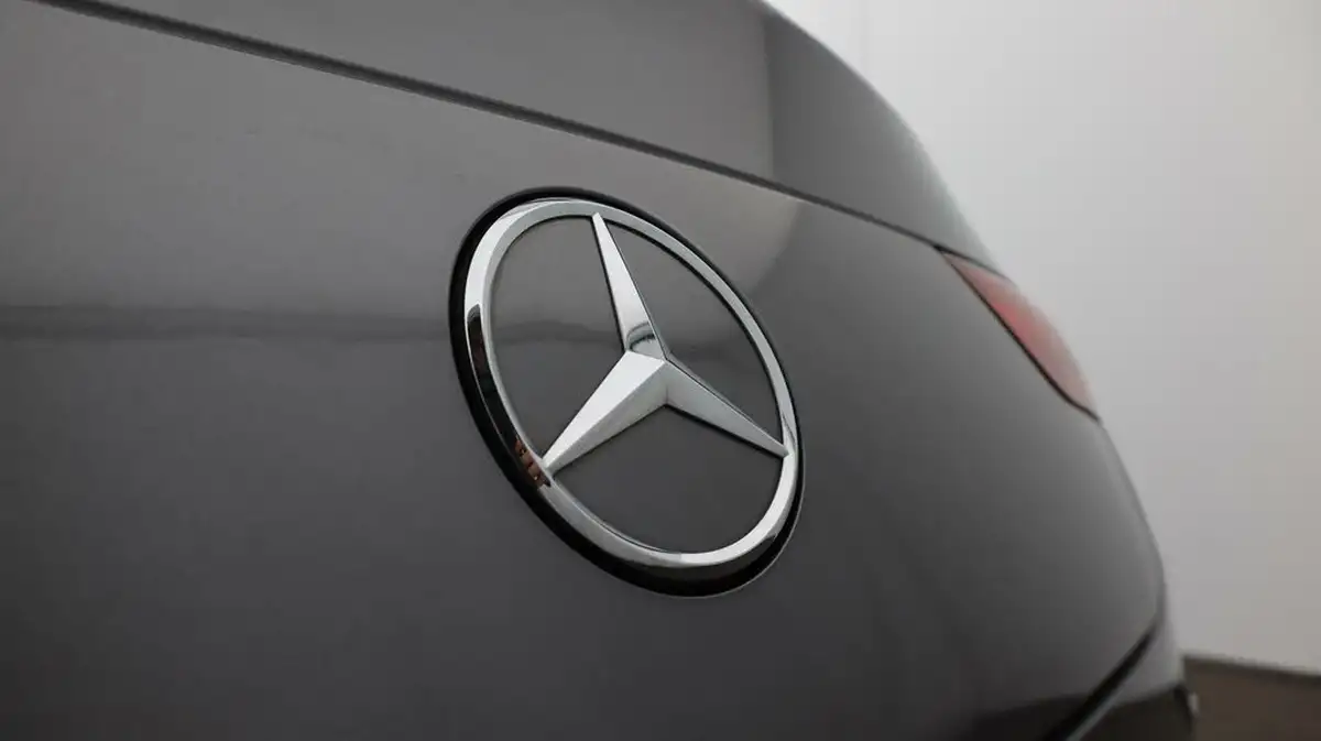 2023-mercedes-benz-cla-13-cla-180-amg-line-coupe-4d-big-23