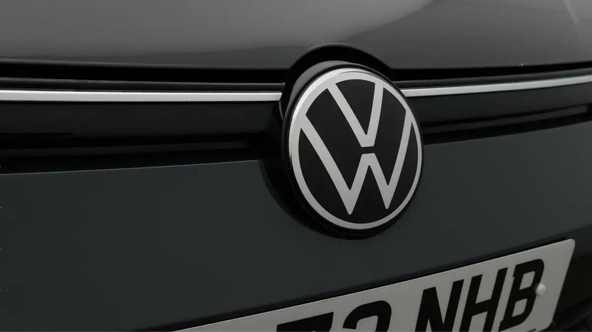 2022-volkswagen-golf-20tdi-life-hatchback-big-21