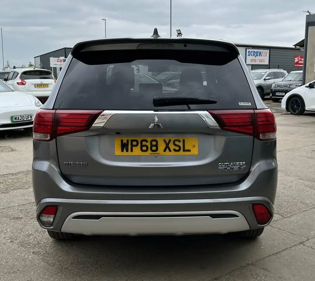 2018-mitsubishi-outlander-24-5h-phev-big-5