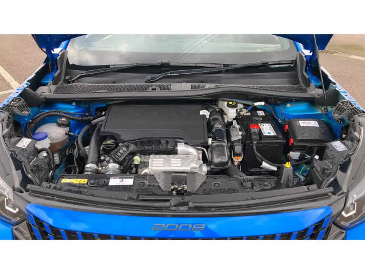 2023-peugeot-2008-suv-12-puretech-allure-big-7