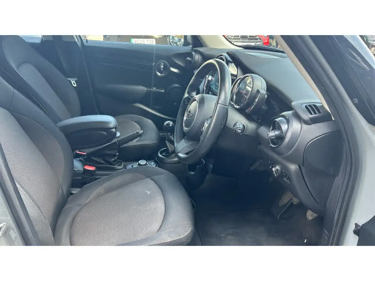 2021-mini-cooper-15-one-classic-5d-big-10