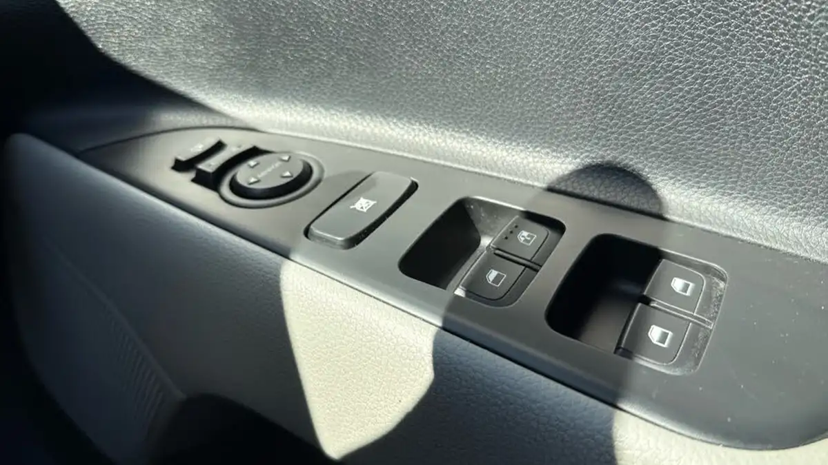 2022-kia-stonic-10-t-gdi-connect-big-32