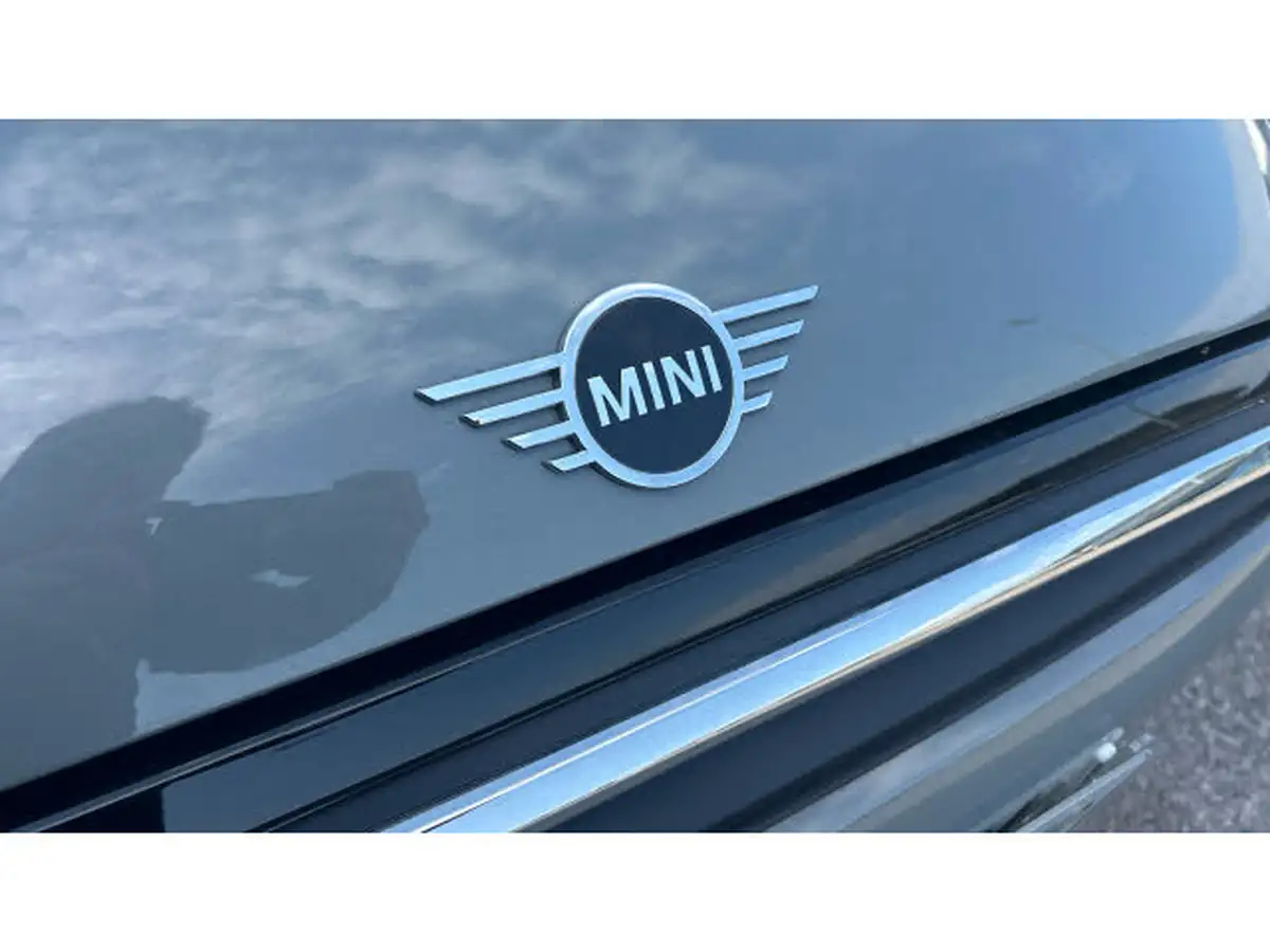 2021-mini-cooper-15-one-classic-5d-big-38