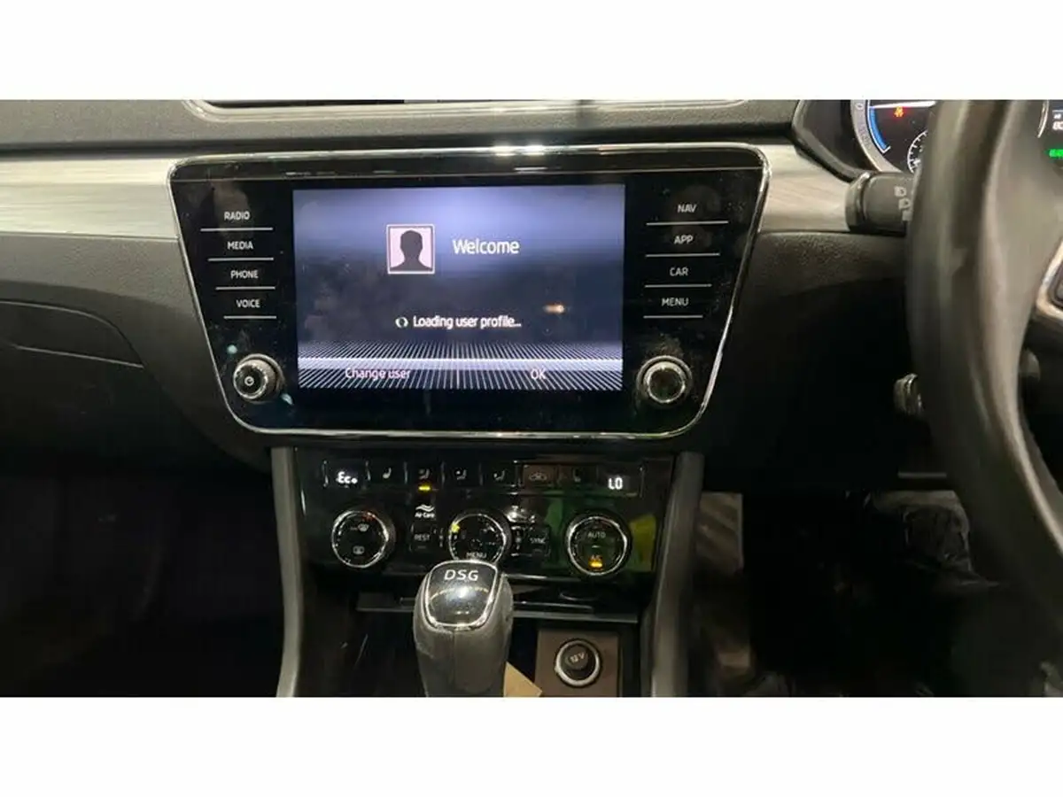 2021-skoda-superb-14-tsi-se-technology-156ps-estate-big-3