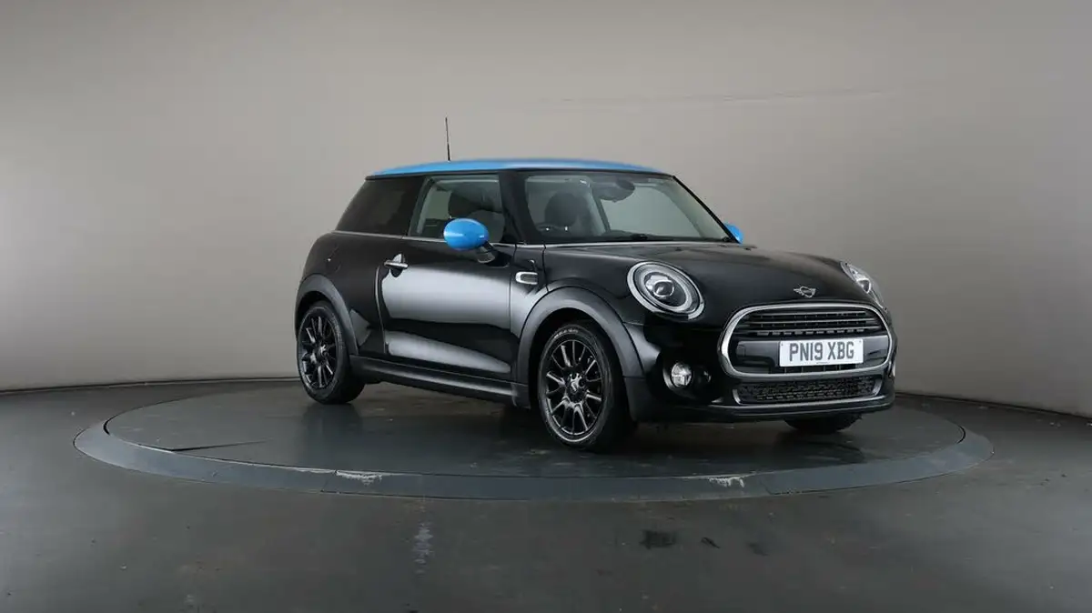 2019-mini-cooper-15-cooper-classic-hatchback-3d-big-42