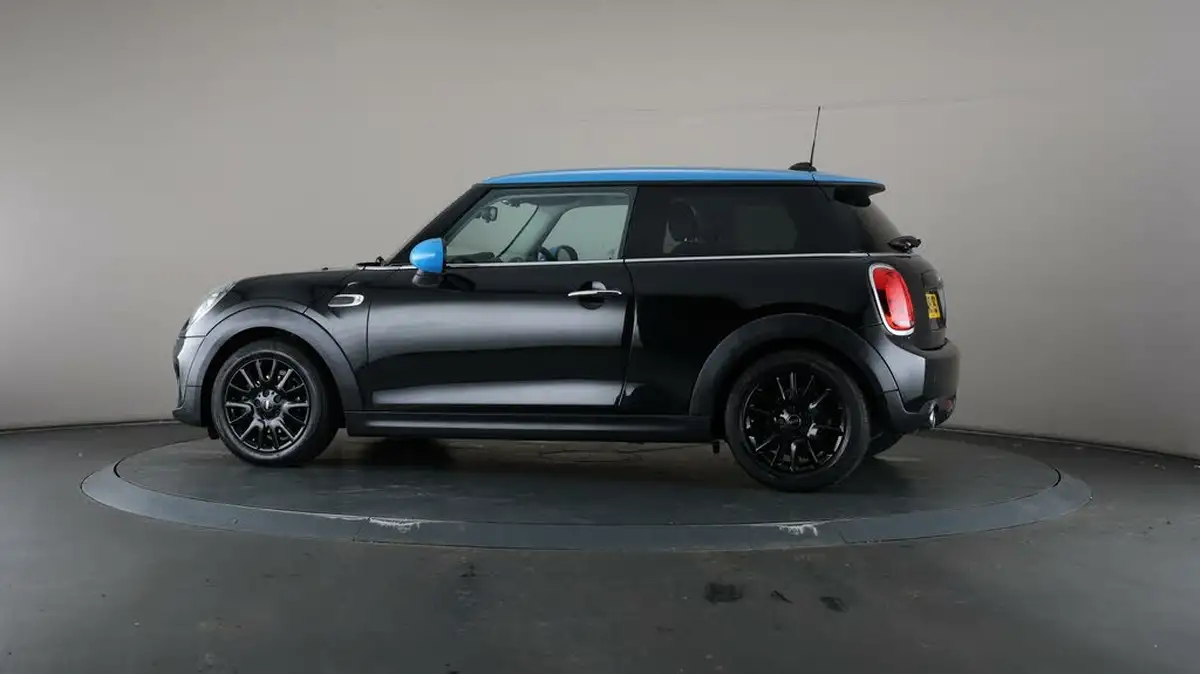 2019-mini-cooper-15-cooper-classic-hatchback-3d-big-66