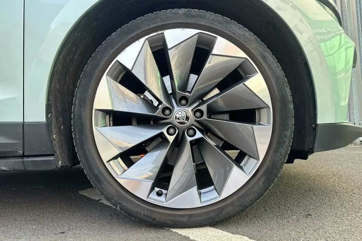 2022-skoda-enyaq-e-60-big-4