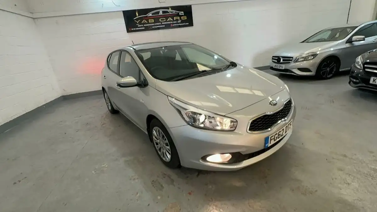 2012-kia-ceed-14-1-98bhp-big-9