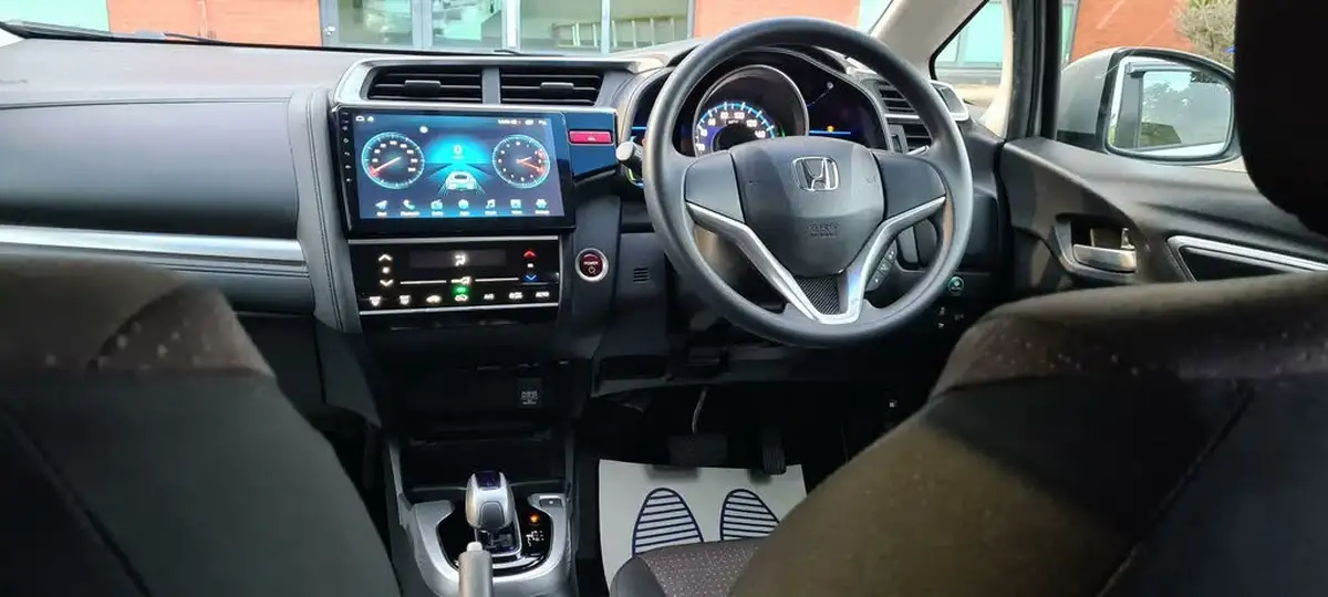 2014-honda-jazz-big-26