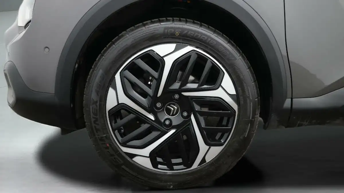 2022-citroen-c4-big-18