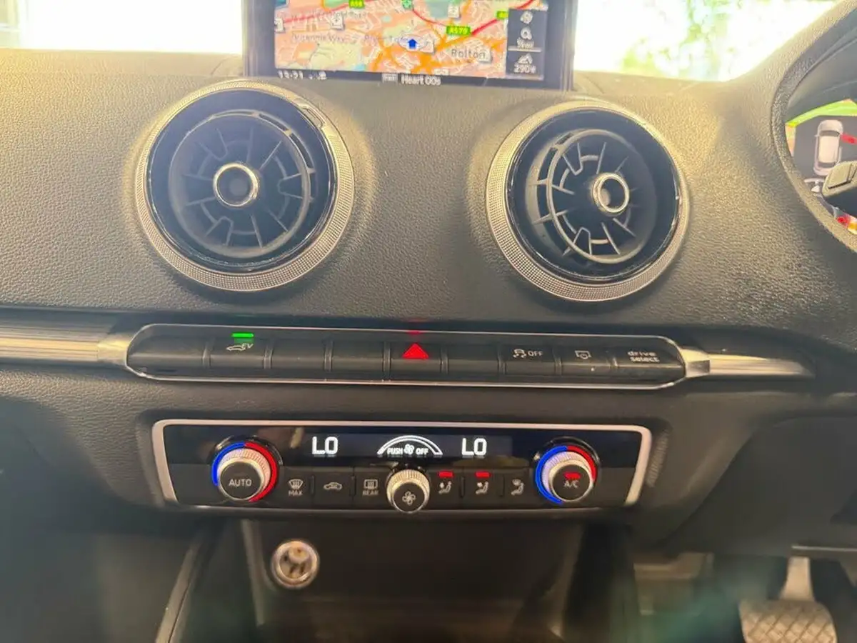 2020-audi-a3-14-40-e-tron-big-18