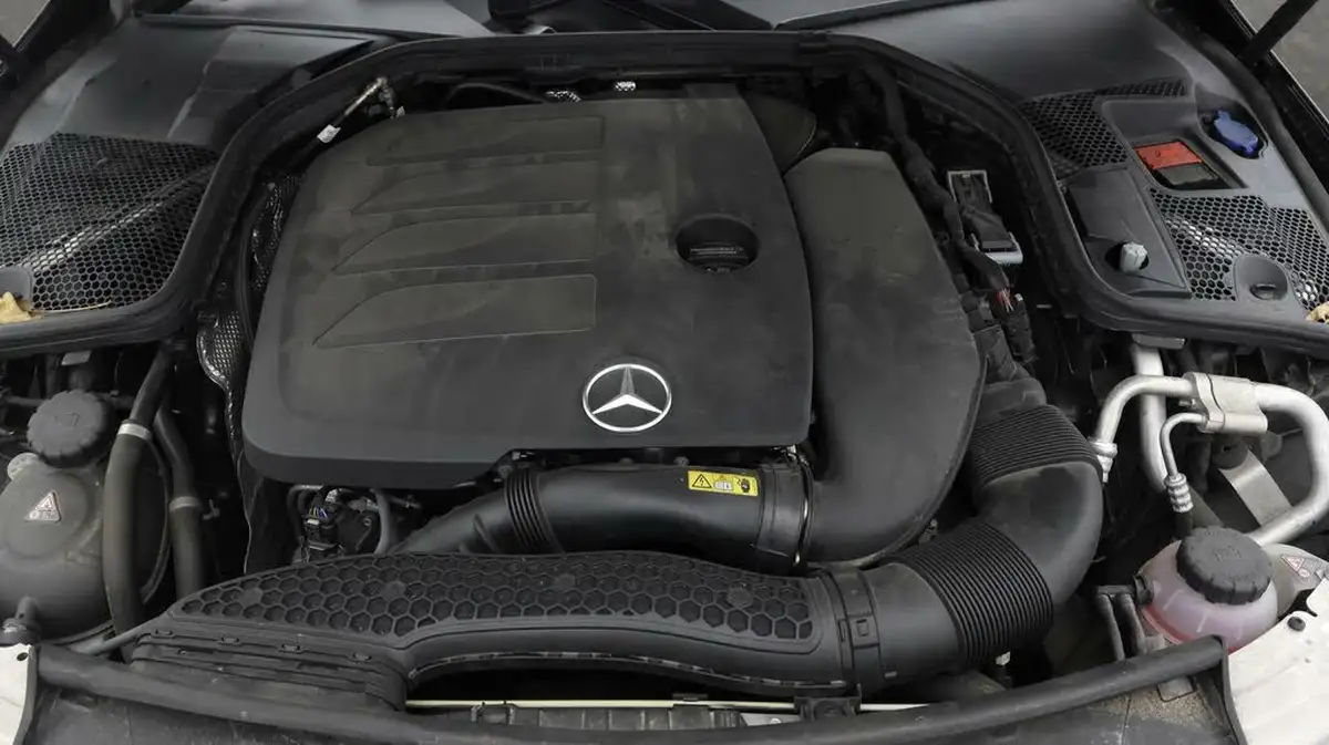 2019-mercedes-benz-c-class-15-c200-amg-line-premiumss-coupe-2d-big-18