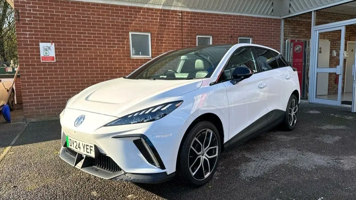 2024-mg-mg4-e-trophy-ev-245ps-extended-big-2