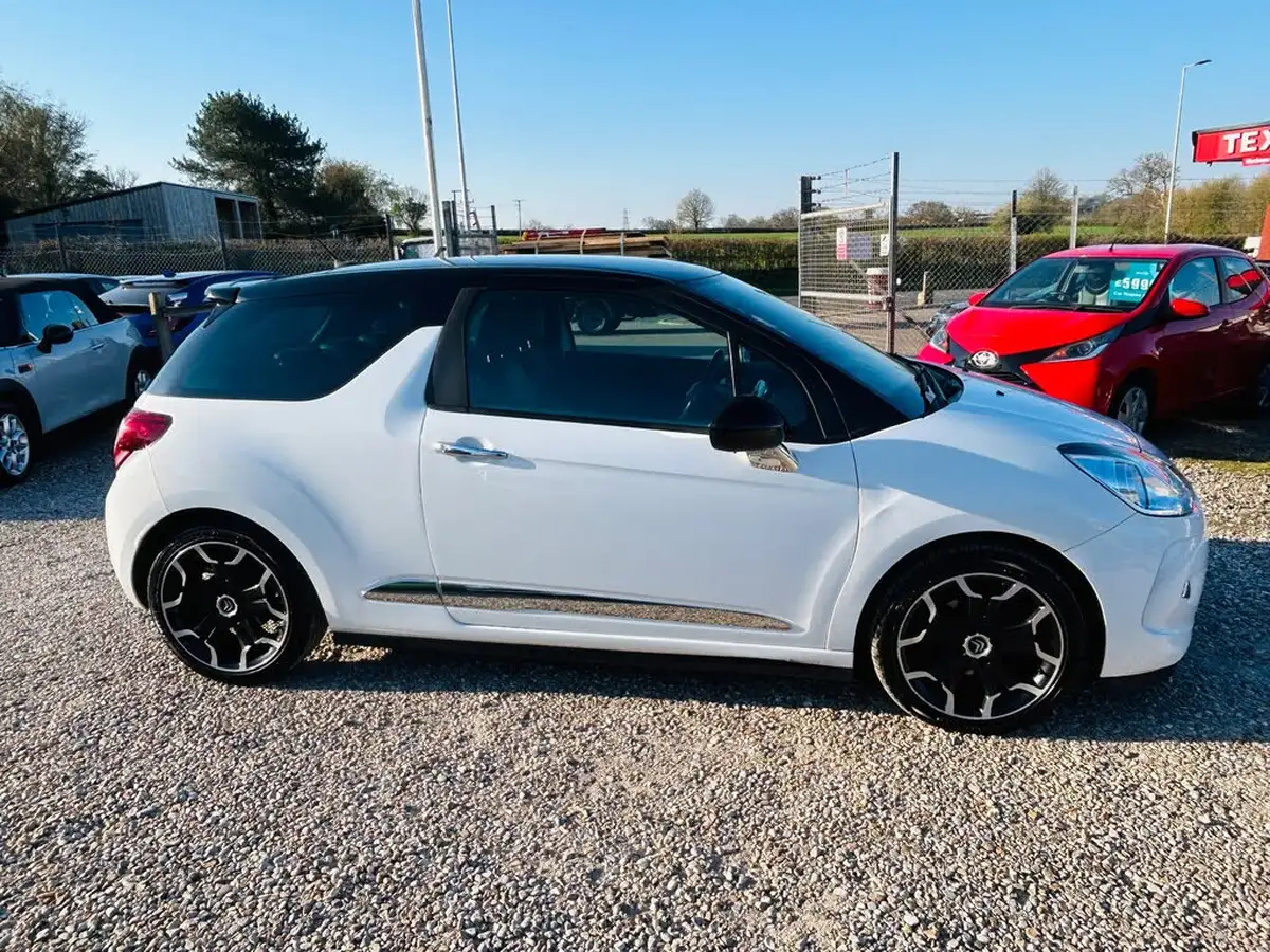 2014-citroen-ds3-16e-hdi-dsport-big-9