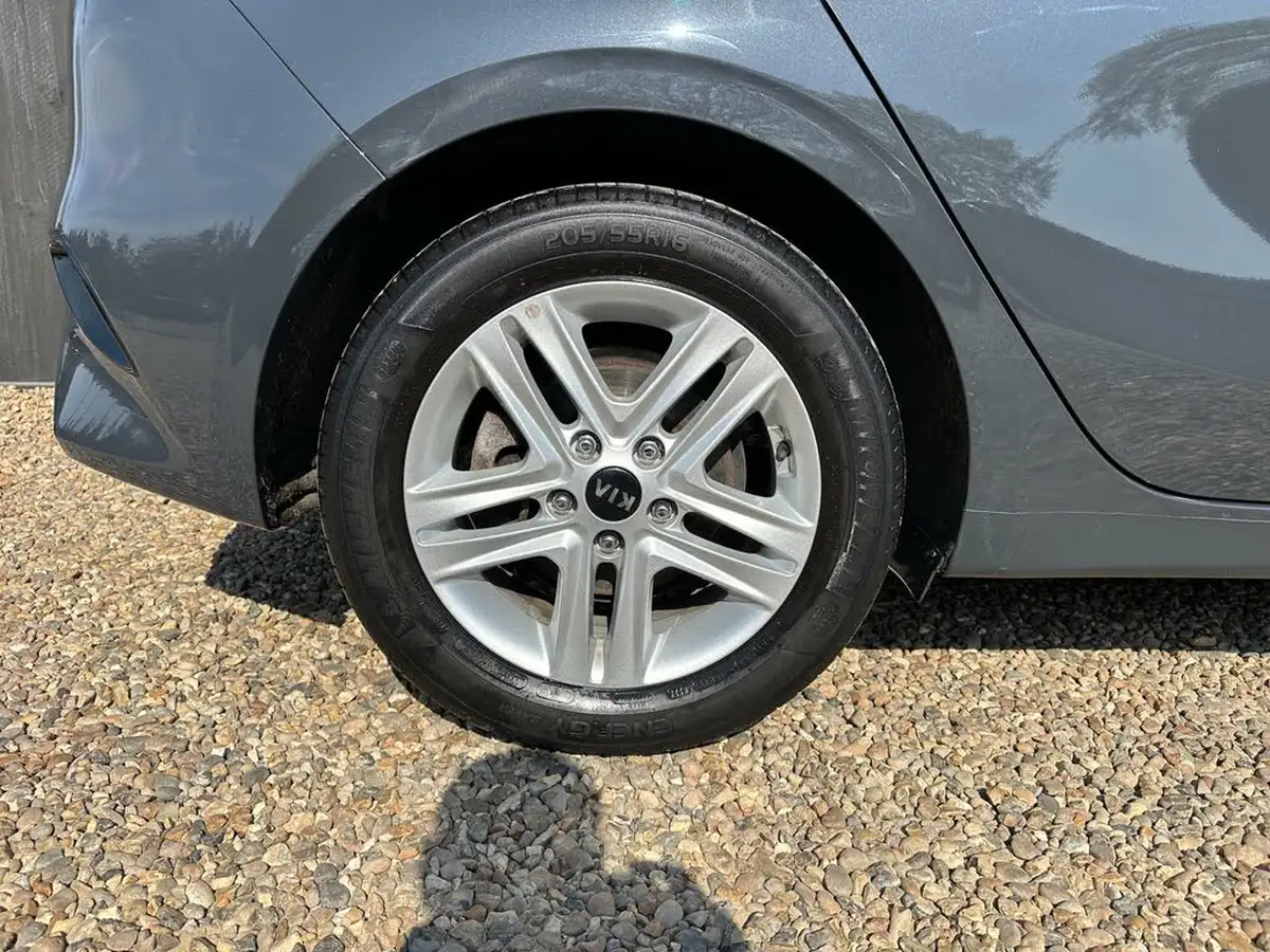 2020-kia-ceed-10-t-gdi-2-hatchback-big-8