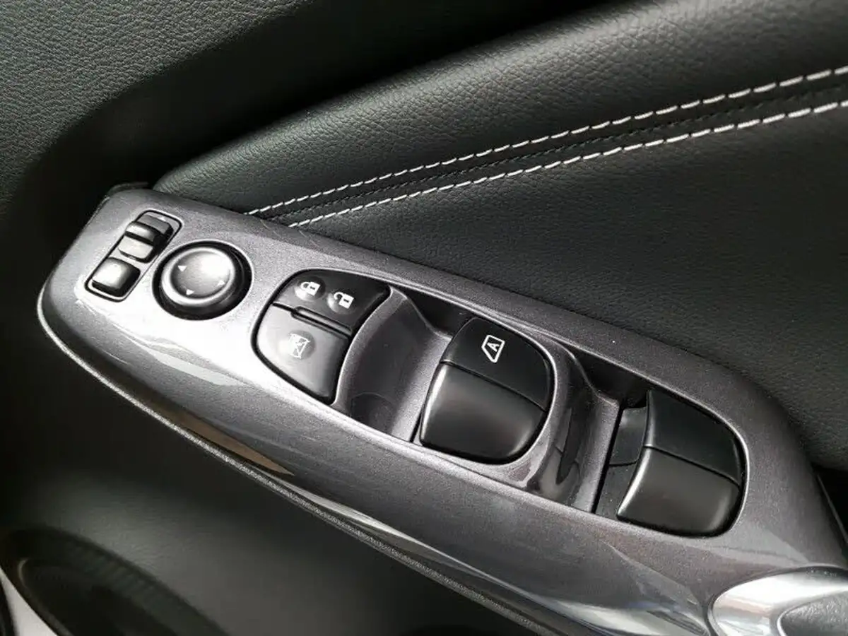 2023-nissan-juke-10-dig-t-n-connecta-dct-big-18