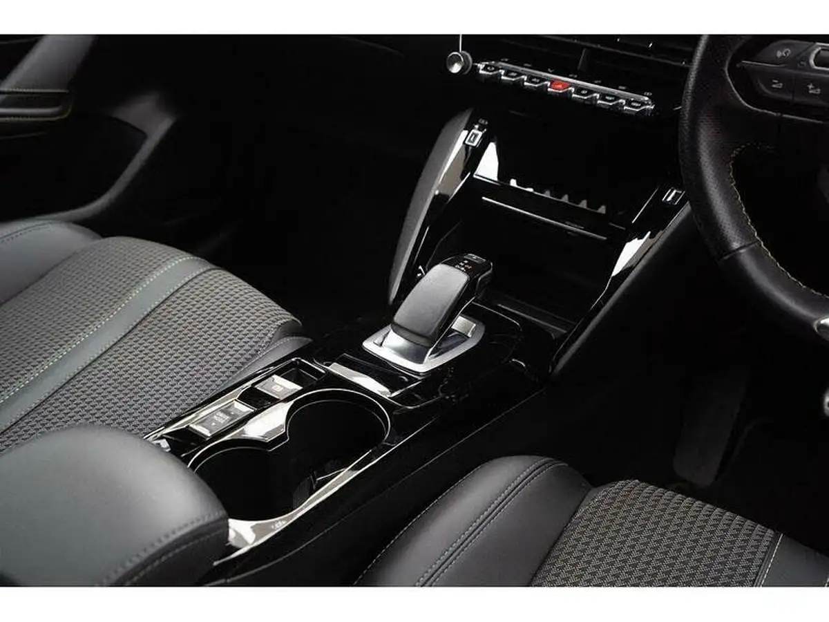 2021-peugeot-208-e-gt-50kwh-big-49