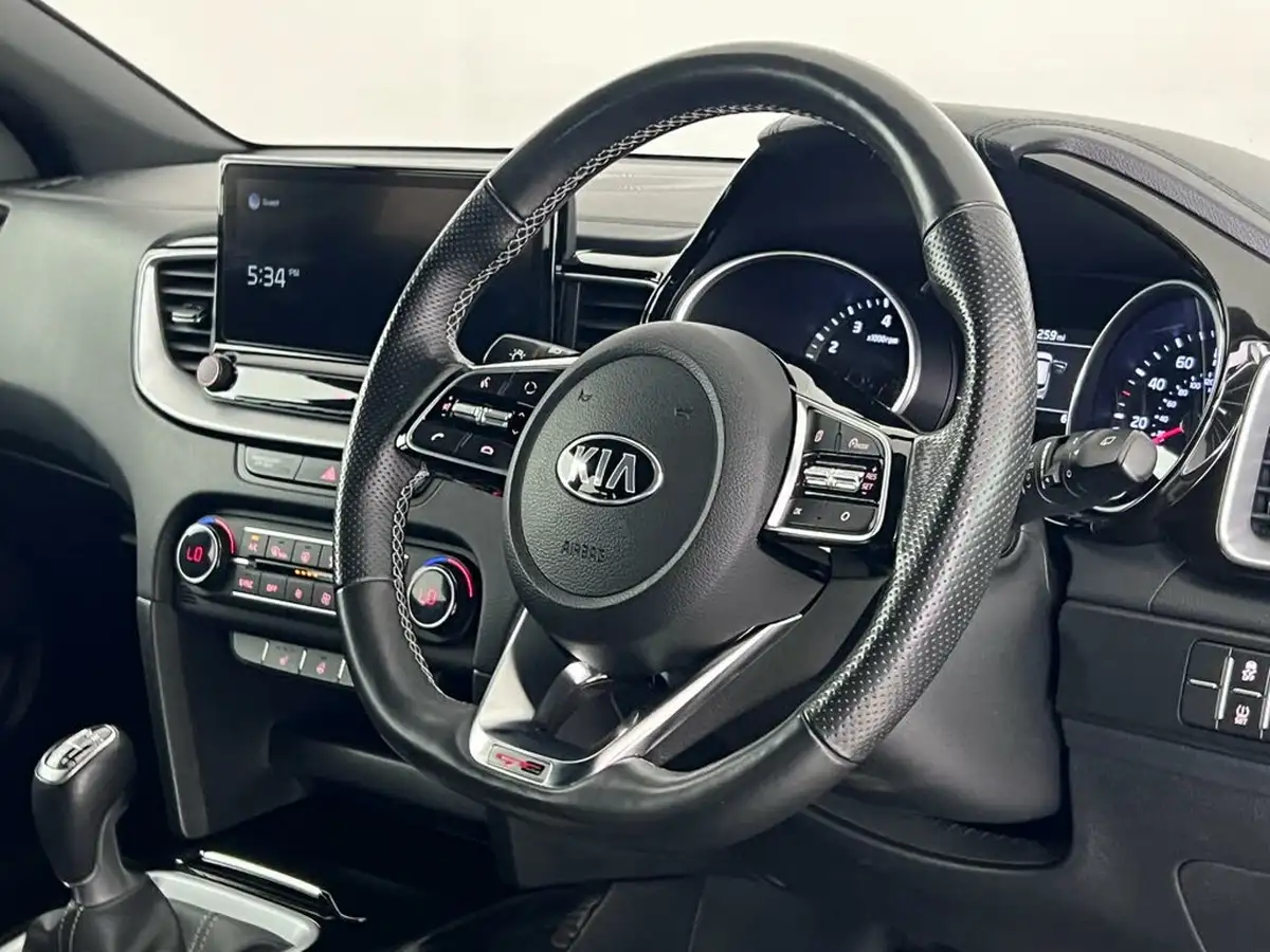 2021-kia-pro-ceed-15-t-gdi-gt-line-big-16
